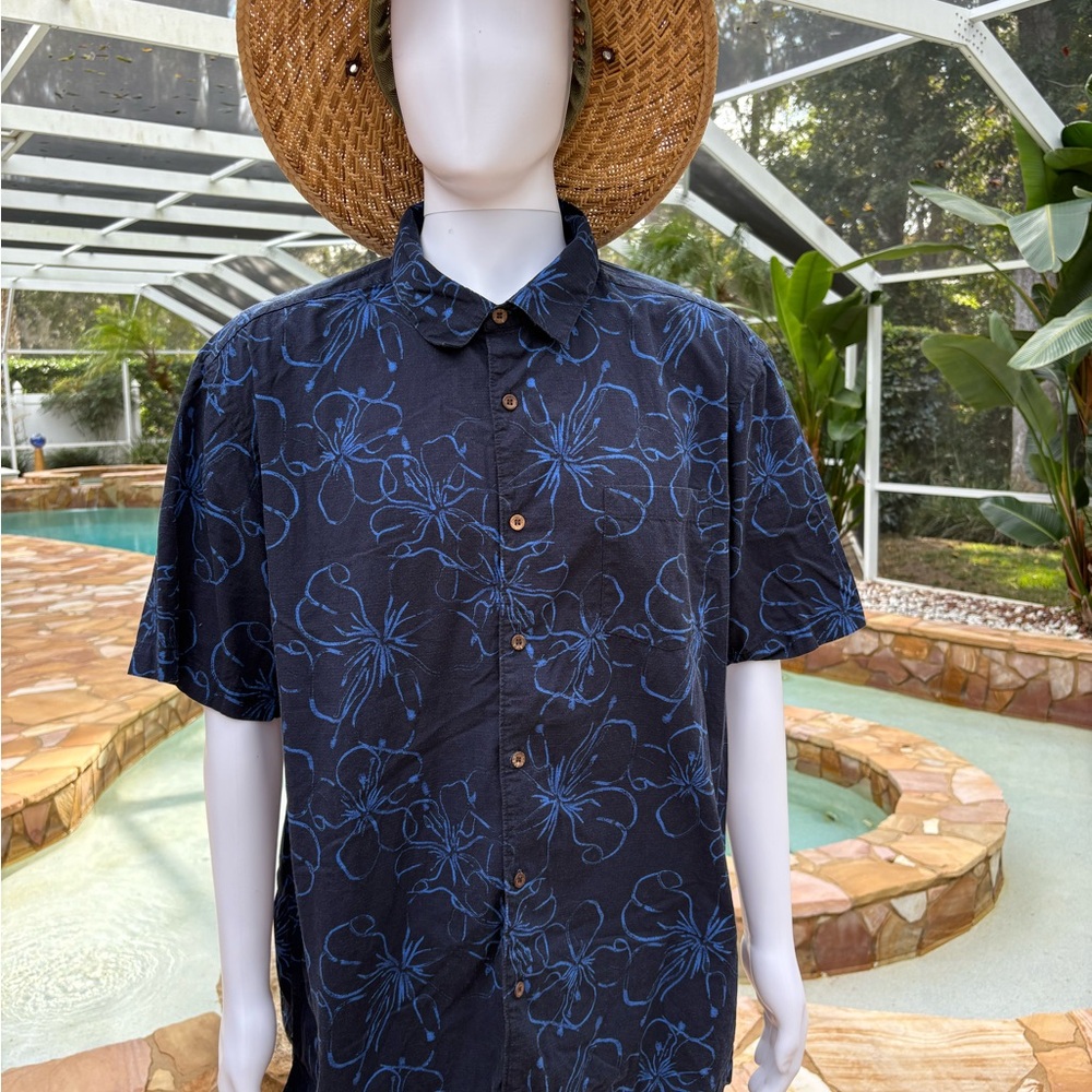 Quiksilver Black and Blue Floral Casual Shirt